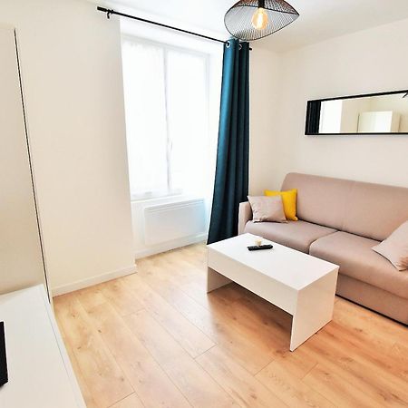 Appartement Au Coeur De La Ville De ตาแวร์นี ภายนอก รูปภาพ