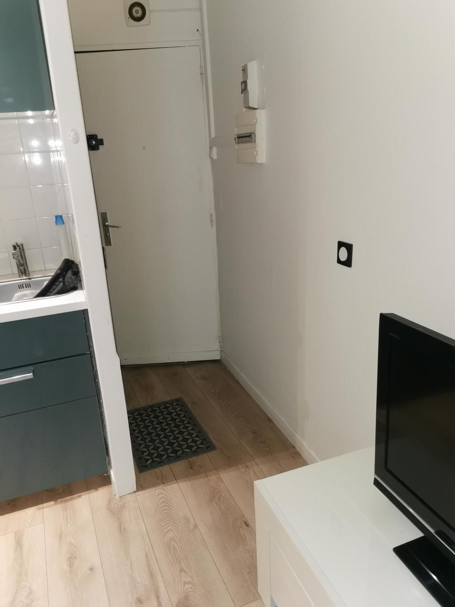 Appartement Au Coeur De La Ville De ตาแวร์นี ภายนอก รูปภาพ